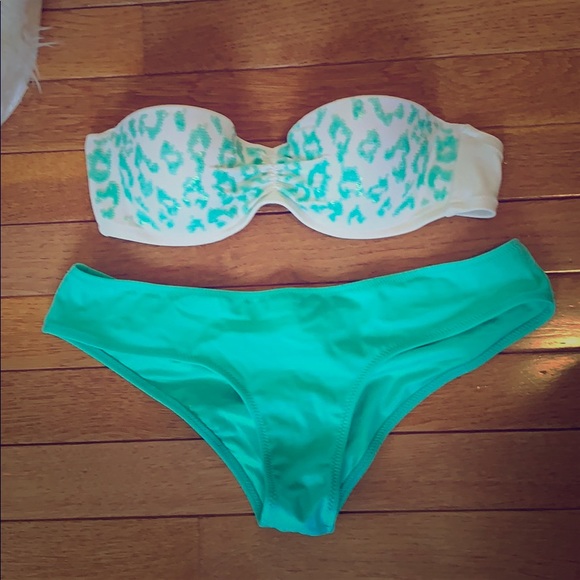 Victoria's Secret Other - VS Mint leopard print bikini